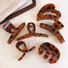 French Style Hair Claw Clips for Women Retro Leopard Print Hair Clip Hairpins Elegant Shark Clip Barrettes Crab Clamp Headwear