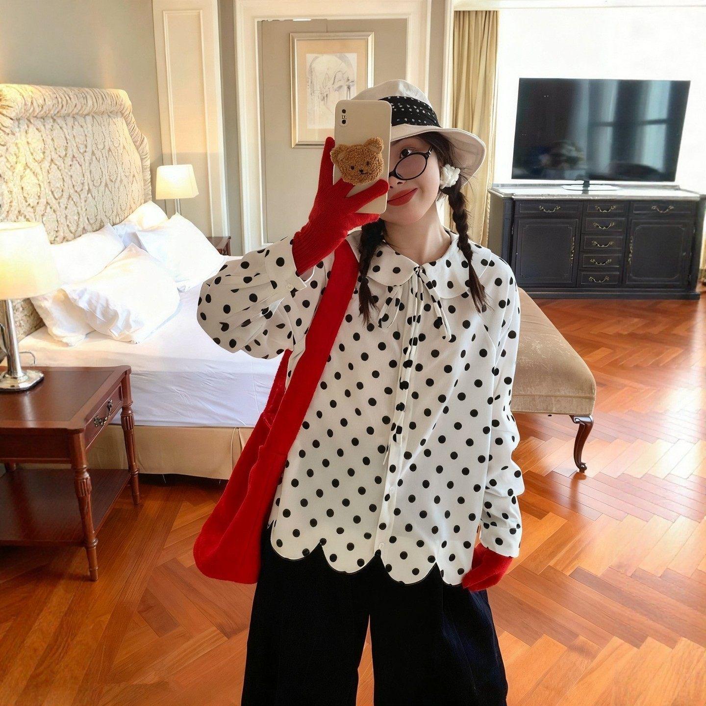 

French Retro Polka Dot Corduroy Shirt for Women, Doll Collar, Lace Detail, Loose Fit, Slimming, Long Sleeve Top for Spring/Autumn Medium