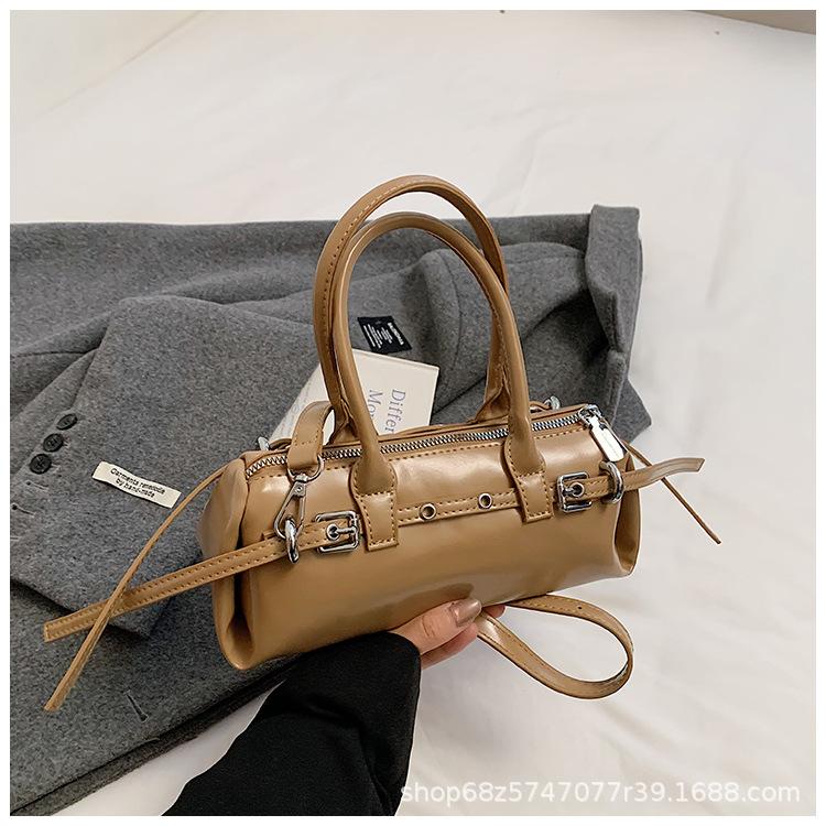 Sausage baguette bag women's 2025 new spring retro locomotive style hand pillow bag versatile shoulder messenger bag