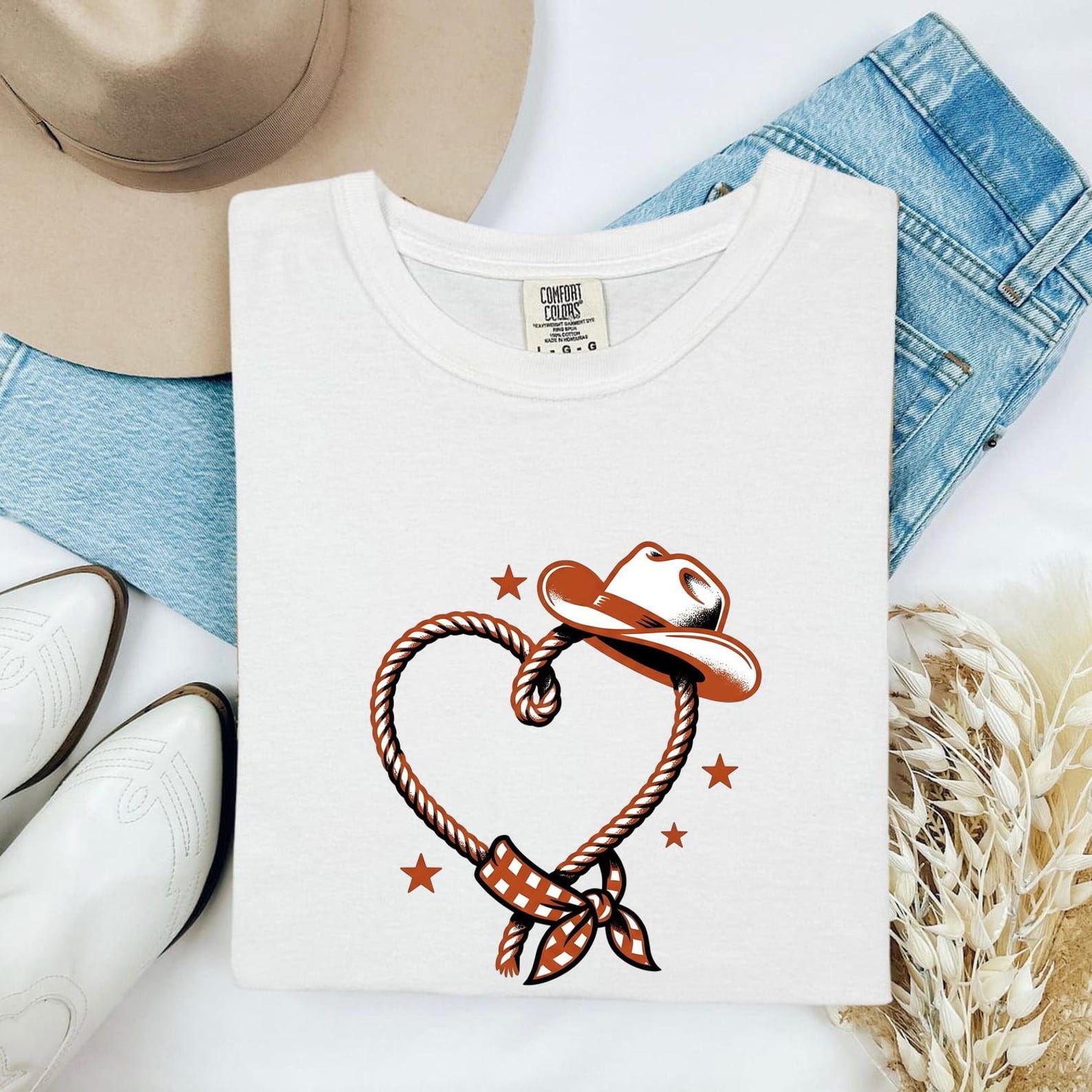 Braided Heart Shirt Cowgirl Outdoors Gift Women Sketch Tee Heart T-Shirt Rodeo Fan Drawing Graphic Country Cowboy Hat Tshirt M