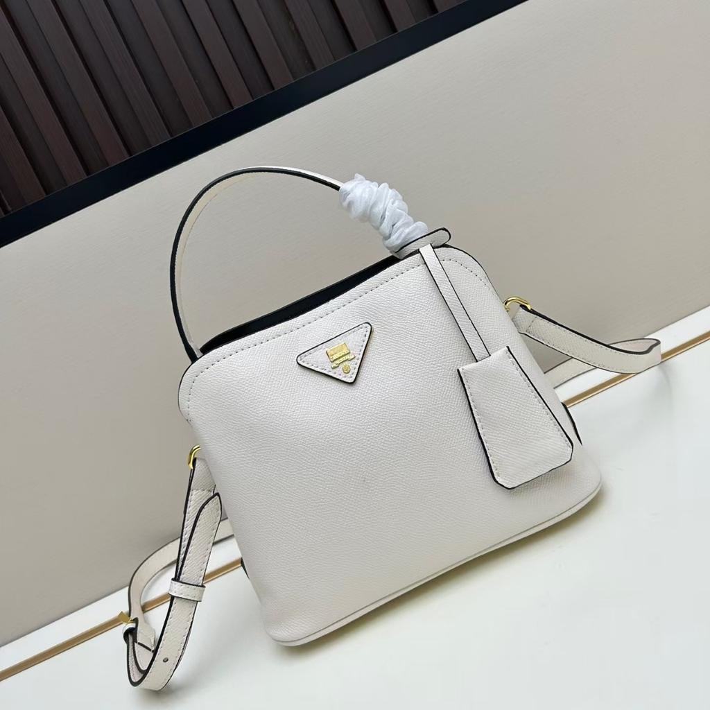 The New Single Shoulder, Versatile, Fashionable, Full of Women's Charm, Worth Buying