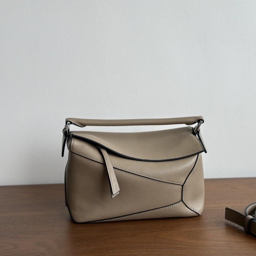 Lagerfeld Ungefähre Mittlere Größe Hohe Qualität Große Kapazität Schlichtes Design Damen Einzel-Schulter Tragetasche