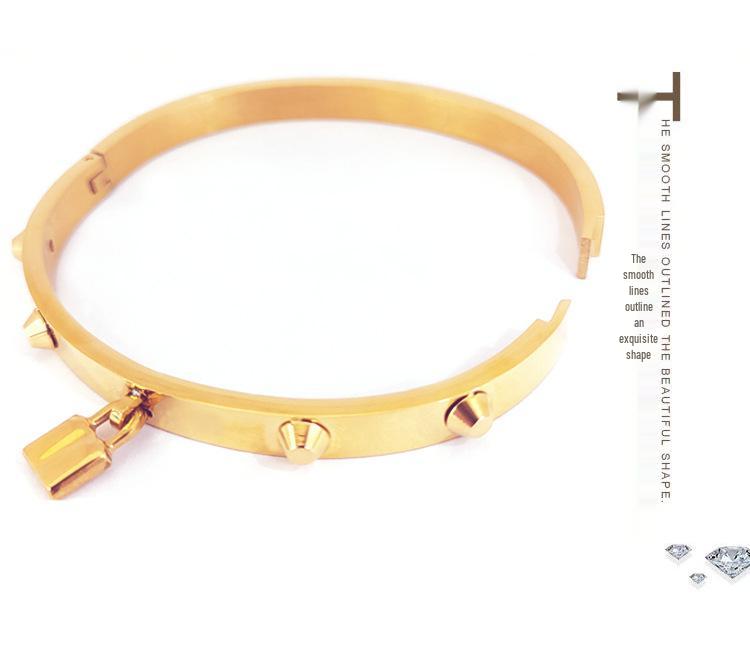 European & American Style Stainless Steel Women's Bracelet with Welded Lock Ornaments