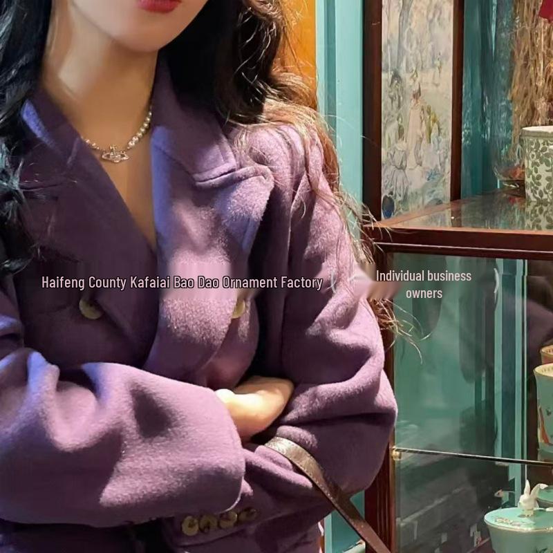 Exquis collier pendentif planète en diamant et perle