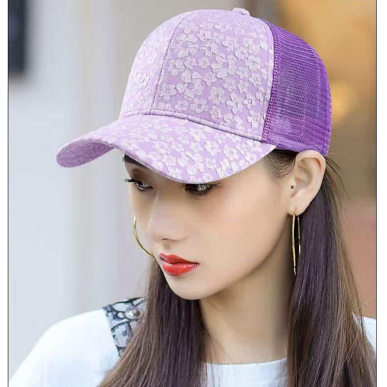 Women's Stylish Sun Protection Cap with Pleated Flowers - Versatile Spring/Summer Duckbill Mesh Design