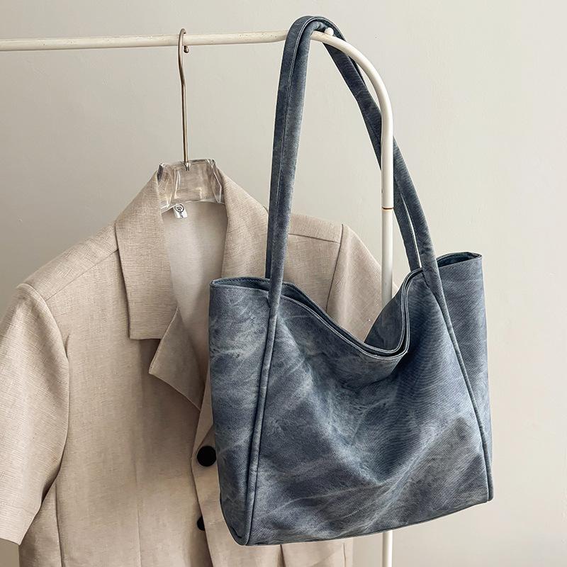 Retro large-capacity tote bag women's new high-end fashion shoulder bag niche simple commuter bag