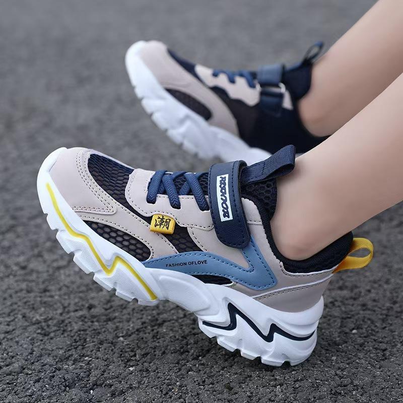 2025 spring new mesh breathable boys' shoes medium and large children's soft sole light primary school running children's sports shoes