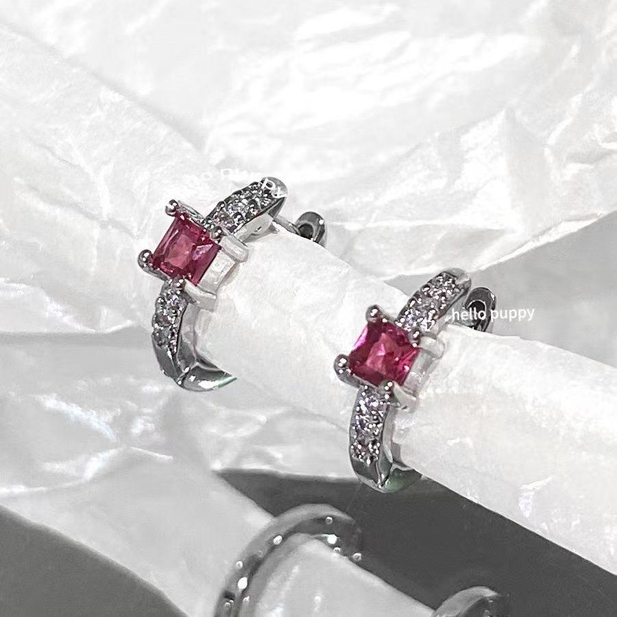 

Rich flower in the world~ white rose red flash diamond ear buckle zircon retro earrings, straight needle earrings