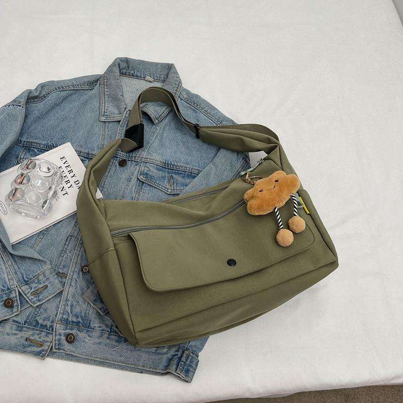 Tooling messenger bag women's 2025 new shoulder bag Hong Kong style large capacity trend leisure bag tide student class backpack