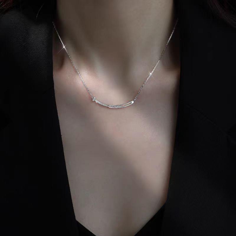 1 Pcs Women Cool Style Smiling Copper and Zirconia Pendant with Stainless Steel Chain Combination of Versatile Jewelry