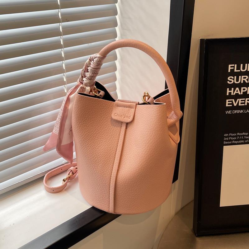 Crossborder Style Small Pu Water Bucket Bag With Zipper Closure For Daily Use