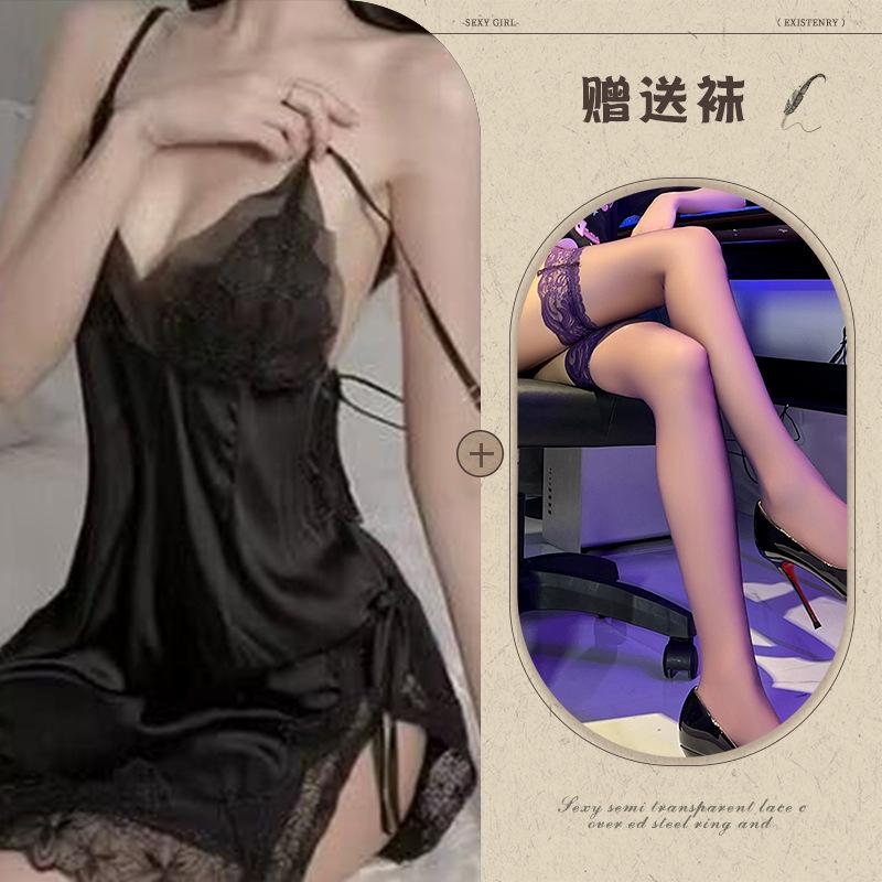 Sexy underwear, small breasts, sexy temptation, convenient suspenders on the bed, no need to take off sleeping clothes, nightgown teasing robe