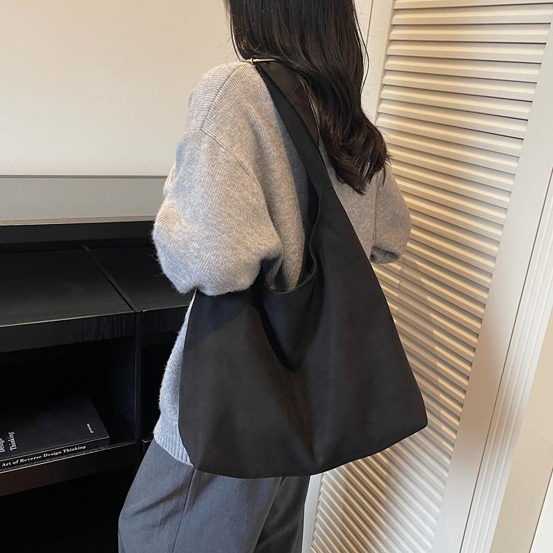 Soft Faux Suede Polyester Hobo Bag – Lightweight & Stylish Shoulder Tote for Women, Perfect for Everyday Use