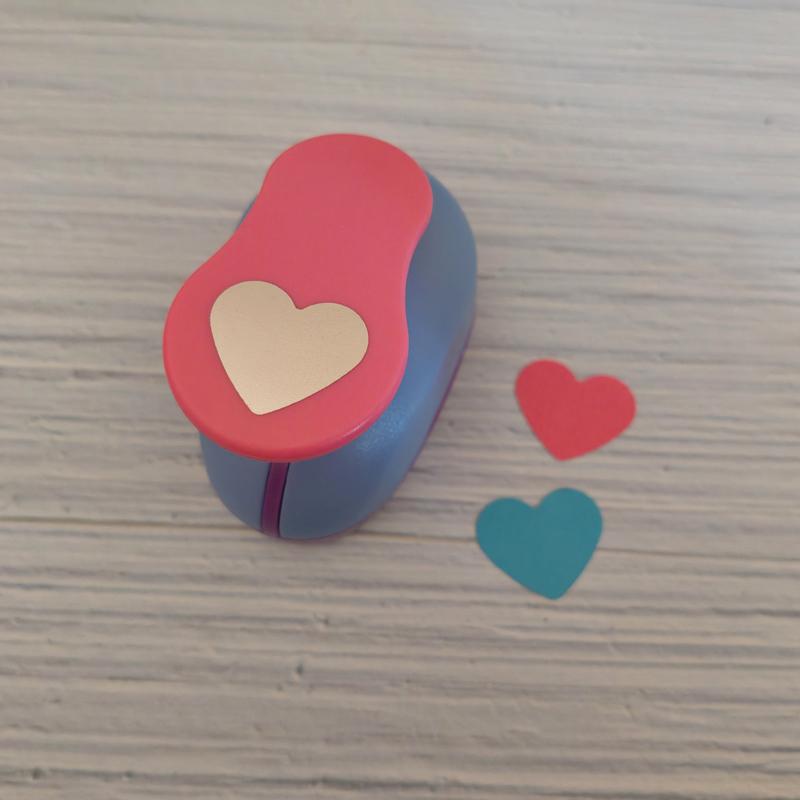 

1,8 см - 2,5 см Flower Furador Diy Paper Cut Eva Foam Maker дырокол Скрапбукинг экономия труда для детей дырокол своими руками love разноцветный