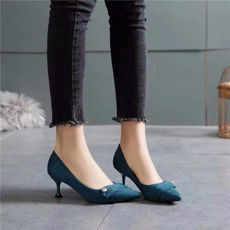 

High heels women s 2025 spring and autumn new French shoes women s thin heels versatile small fragrant style middle heel with skirt fairy single shoes 40