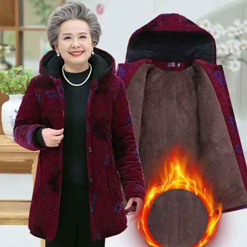 

Бабушкино пальто средней длины с толстым хлопковым подкладом и плюшем M