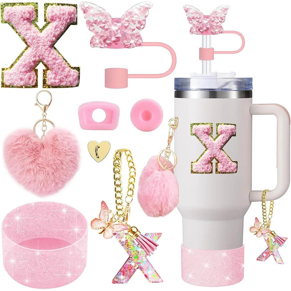 8 Pezzi Accessori per Tazza per Stanley Cup 30oz 40oz Include Coperchio Tappo Cannuccia a Farfalla Piedino in Silicone Maniglia Ciondolo Adesivo con Iniziali