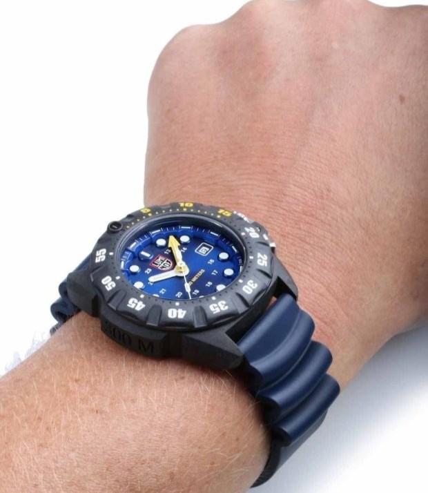 Luminox Scott Cassell Deep Dive Blue Dial Men’s Watch XS.1553