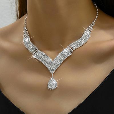 2 stk Fasjonable Rhinestones Halskjeder Ørepynt Smykkesett Dame Bryllupstilbehør Gave
