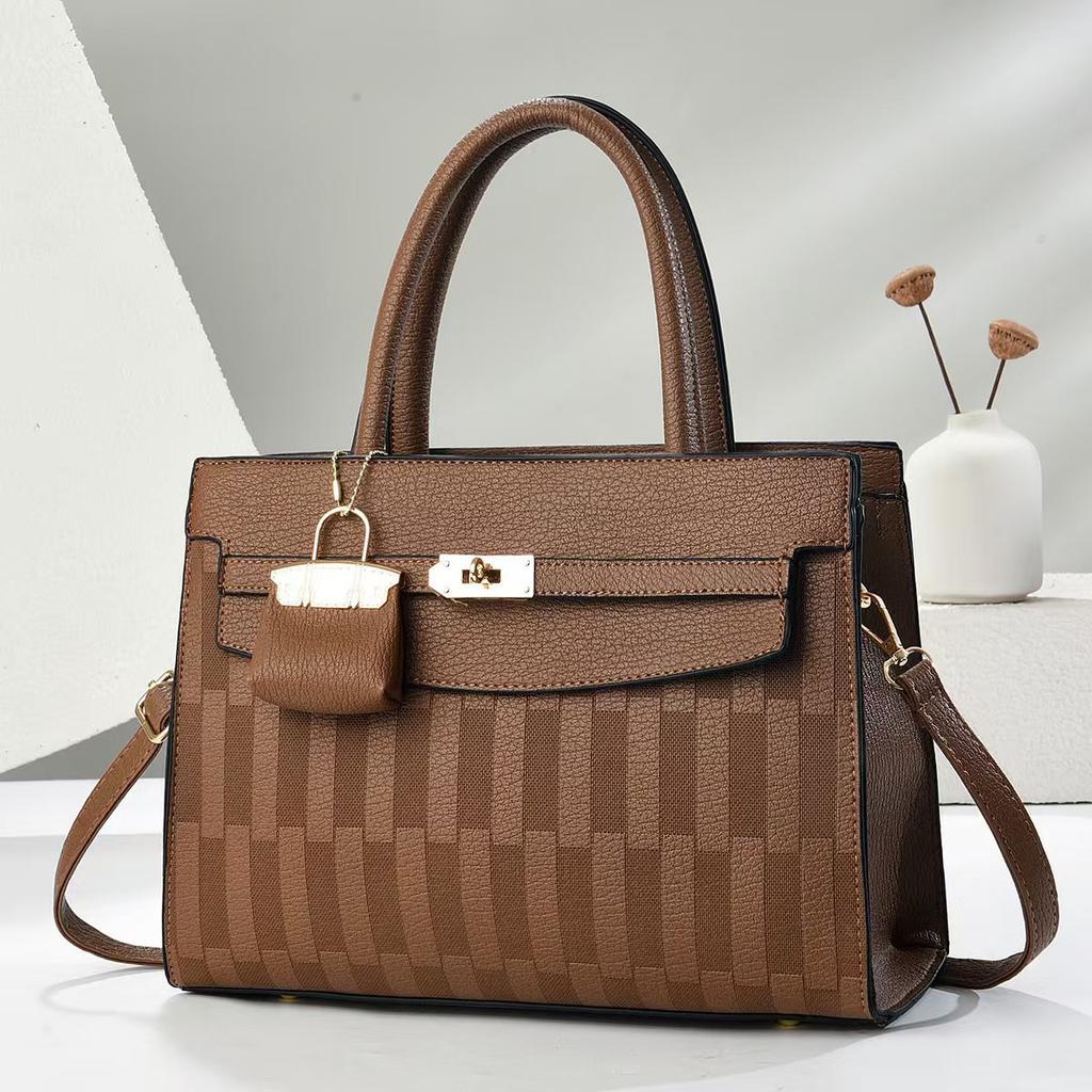 New Fashion Plaid Embossed Stitching Large Capacity Handbag Fashion Design Shoulder Bag To Send Mother Female Bag