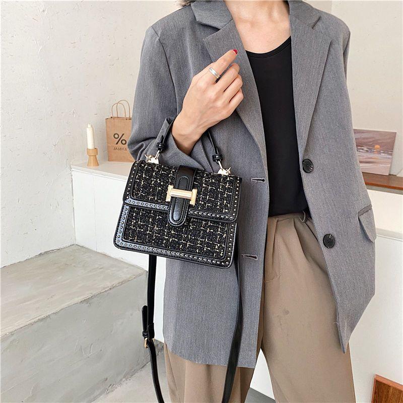 Niche Light Luxusní Malá taška do podpaží v malém voňavém stylu Senior Sense of Mini Crossbody Taška Jednoduchá Všestranná Ležérní Odstavec Tašky přes rameno