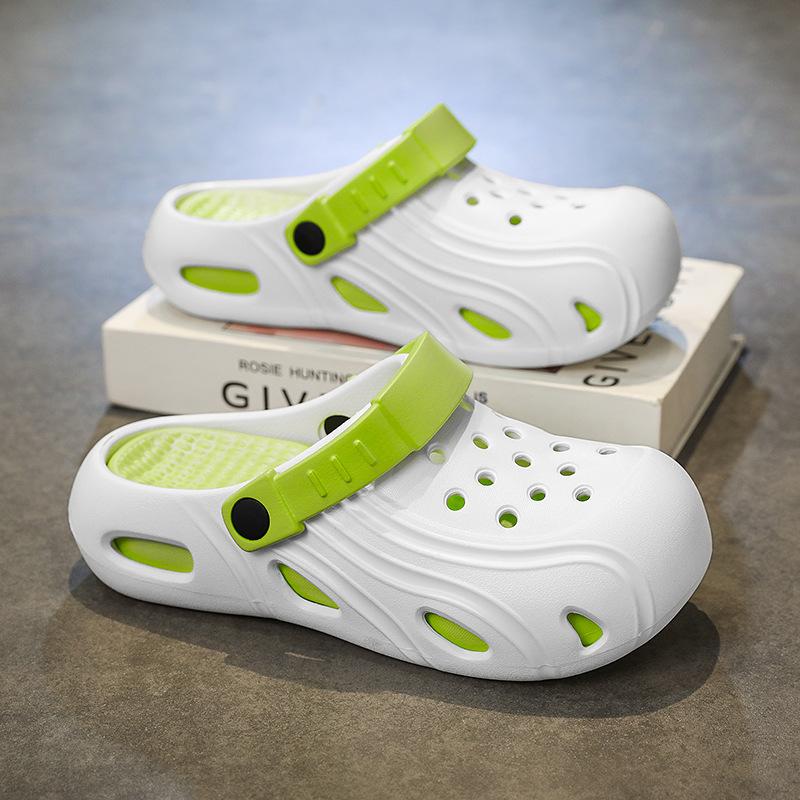 New Couple Hole Shoes Comfortable Two Wear Sandals Summer Travel Breathable Sandals Non-slip Beach Shoes Straight Hair
