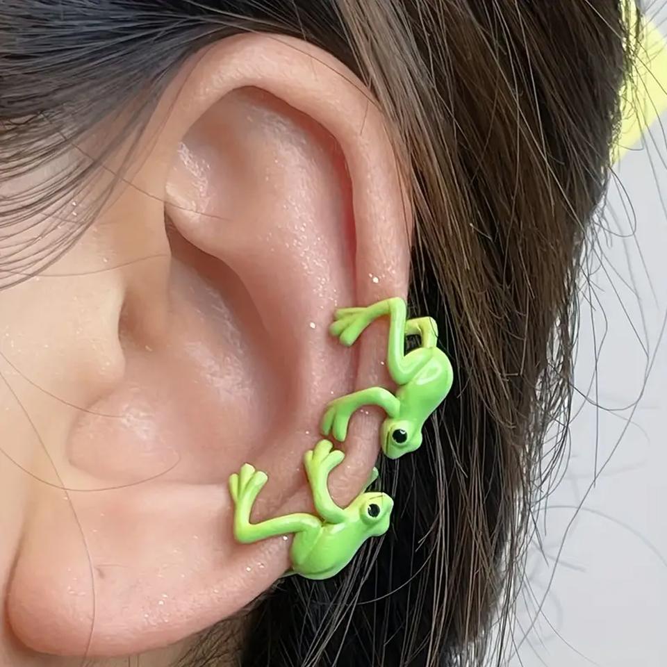 ZAKOL 2pcs Fashion Creative Cute Frog Ear Cuff Clip for Women Girls Fashion Green Insect Non-pierced Earrings Accessories Gift