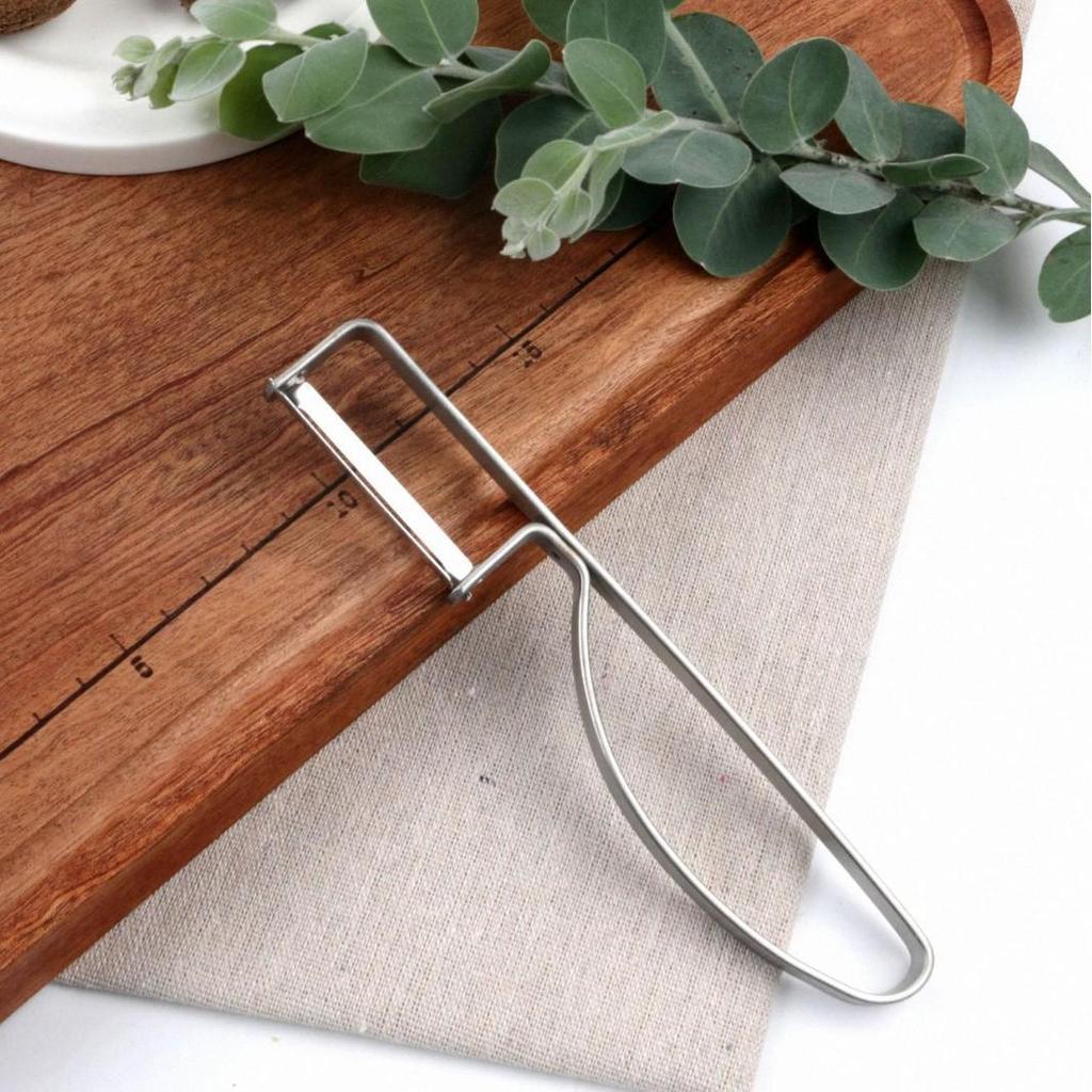 Stainless Steel Fruit & Vegetable Peeler and Scraper - Kitchen Tool