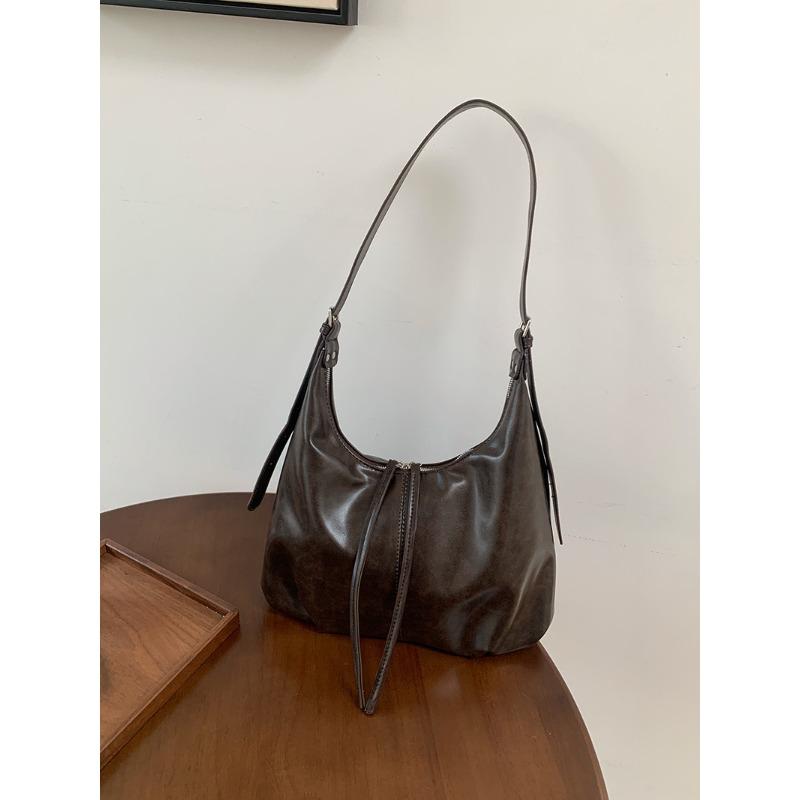 

Retro underarm bag women s autumn and winter new lazy fashion tote bag large capacity messenger bag