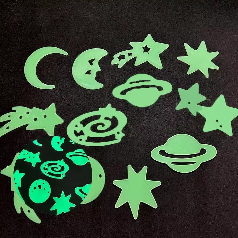 Glow Sticker Wall Decoration Room Bedroom Ceilling Home Decor Moon Universe 3D Luminous Fluorescent Sticker Stars Dinosaur Tmz