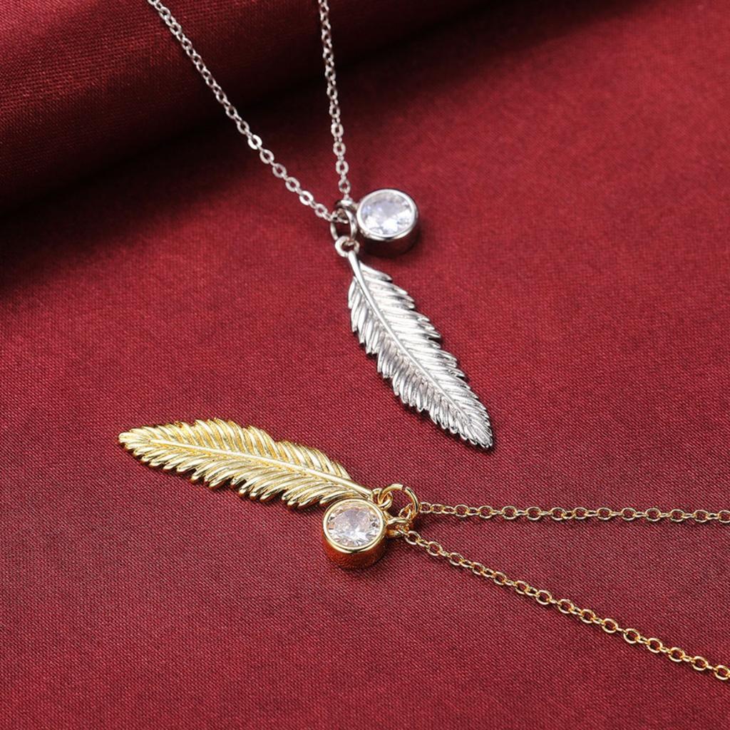 Vintage Feather Pendant Necklace with Sparkling Round Stone Accent Elegant Nature Inspired Jewelry for Women