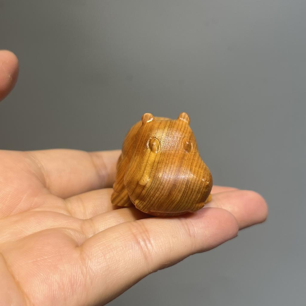 Cute miniature handmade hippopotamus wood carving - Unique desktop decoration and tea pets - Artisan solid wood decoration