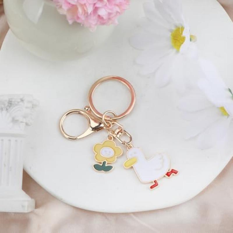 Keychain with Cute Little Duck and Flower Charm, Modern Artwork for Women, Gift for Girlfriends, Birthday Gifts and Small Birthday Surprises