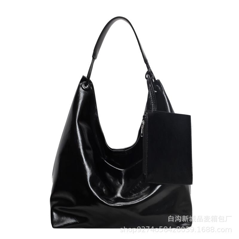 Korean version of large-capacity bag women's 2025 new fashion retro commuter tote bag retro class niche shoulder bag