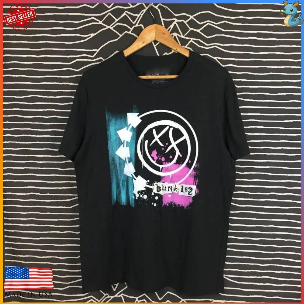 Blink 182 Pop Punk Rock Band Reprint Concert Tour Graphic T Shirt Unisex T-Shirt M