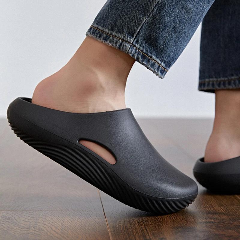 Men's Slippers Summer New Baotou Cave Slippers Outdoor Thick Soled Non Slip Sandals Lightweight Beach Casual Slippers