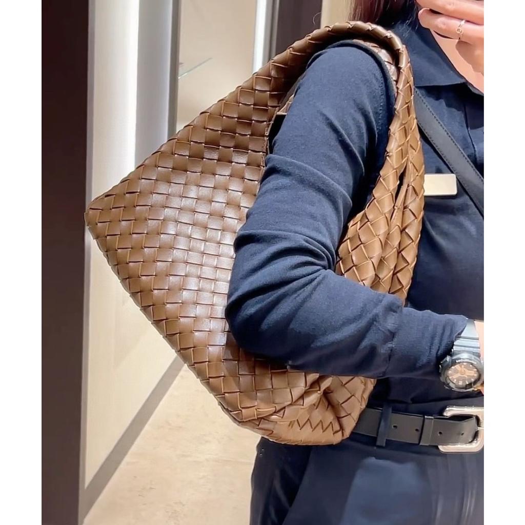 Hand-woven European and American retro texture versatile handbag large capacity leisure commuting fashion simple tote bag