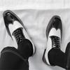 Neue Designer Herren Spitz Lackschwarz Weiß Patchwork Brogues Oxford Schuhe Gentleman Hochzeit Homecoming Kleid Flats Schuhe
