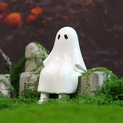 Collectible Item Resin Halloween Ghost Figurine Cartoon Funny Small Sculpture Decorative Ghost Ornament Porch Decor