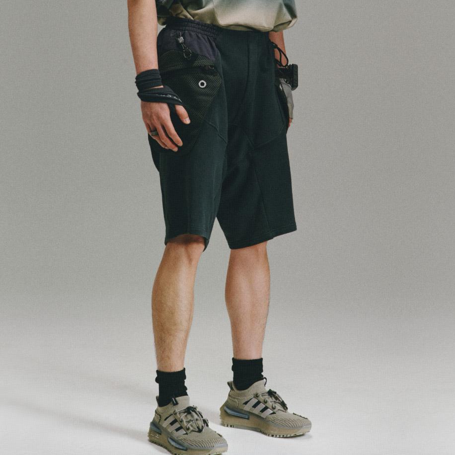 adidas Shorts de Collaboration Originals X Hamcus Geo Commuter Short Vintage Américain Short Unisexe Noir Carbone HZ9020