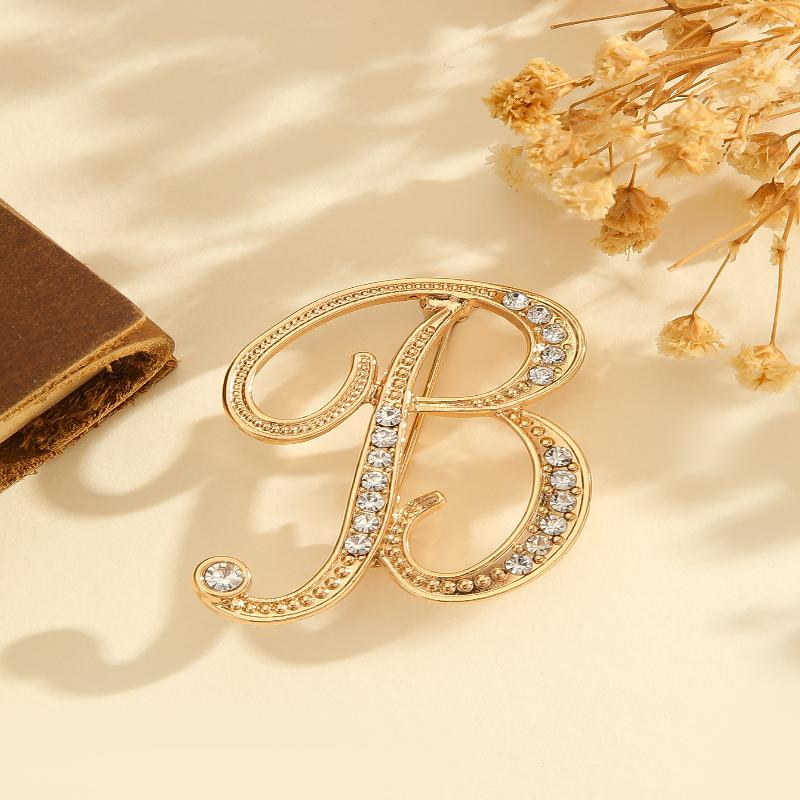 Women A-Z Letter Brooch Rhinestones Crystal Gold Color English Alphabet Metal Pins Cute Brooch Jewelry Accessories Gift