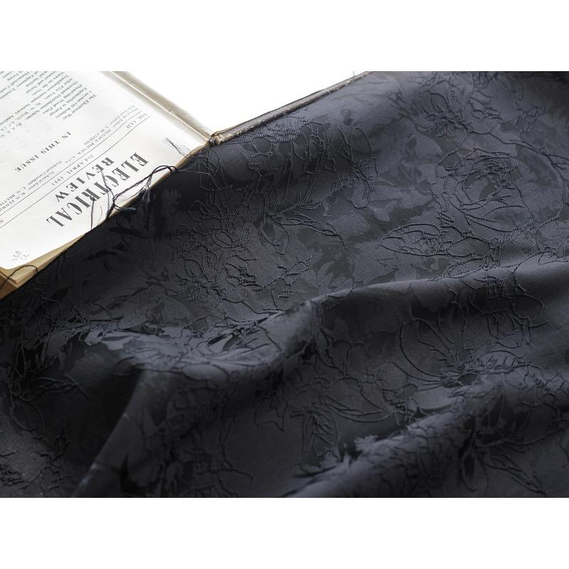 

Модное отличительное плетение тисненая вязанная крючком текстура трехмерная жаккардовая ткань плетение жесткая модная ткань для костюмов и платьев пончо 185cm*145cm