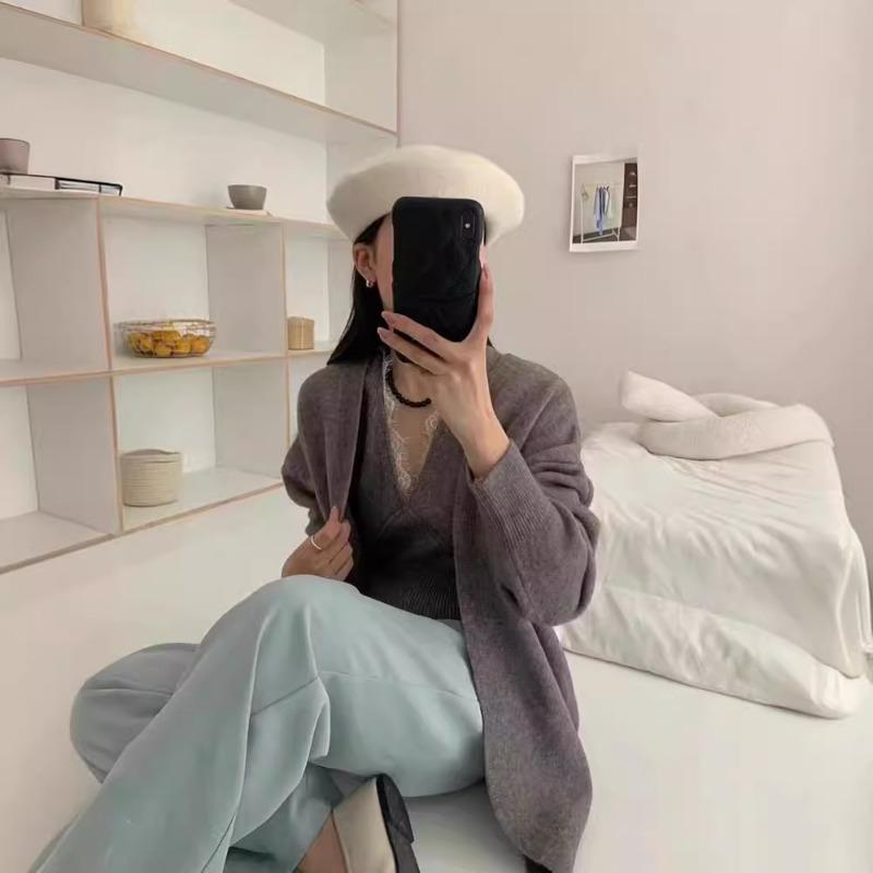 Spring and Autumn New Temperament Celebrity Style Lace Neck Knitted Gentle Wind Soft Waxy Knitted Cardigan Two-piece Sweater