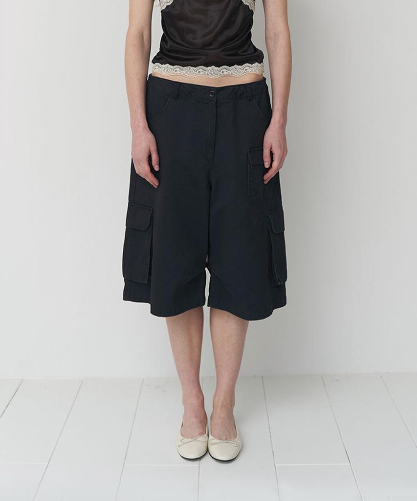 Peulipeopeulipeo Cargo Bermuda Pants (Navy)