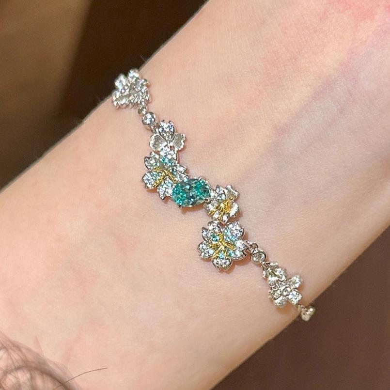 

Classic Sparkling inlay Diamond Brushed Flower Bracelet for women Romantic and Elegant Blue Pink Bracelets Chain Daily срібний