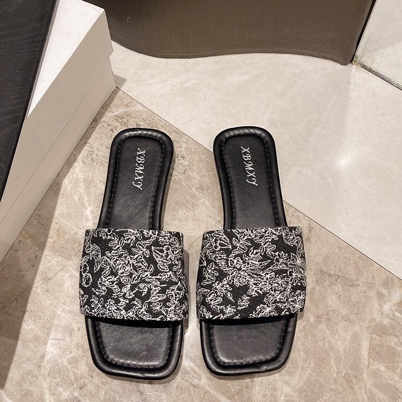 

Новые китайские шлепанцы на плоской подошве, крутые, женские, летние, изысканные, 2025, новый сказочный стиль, с юбкой, красивые шлепанцы на перемычке 35