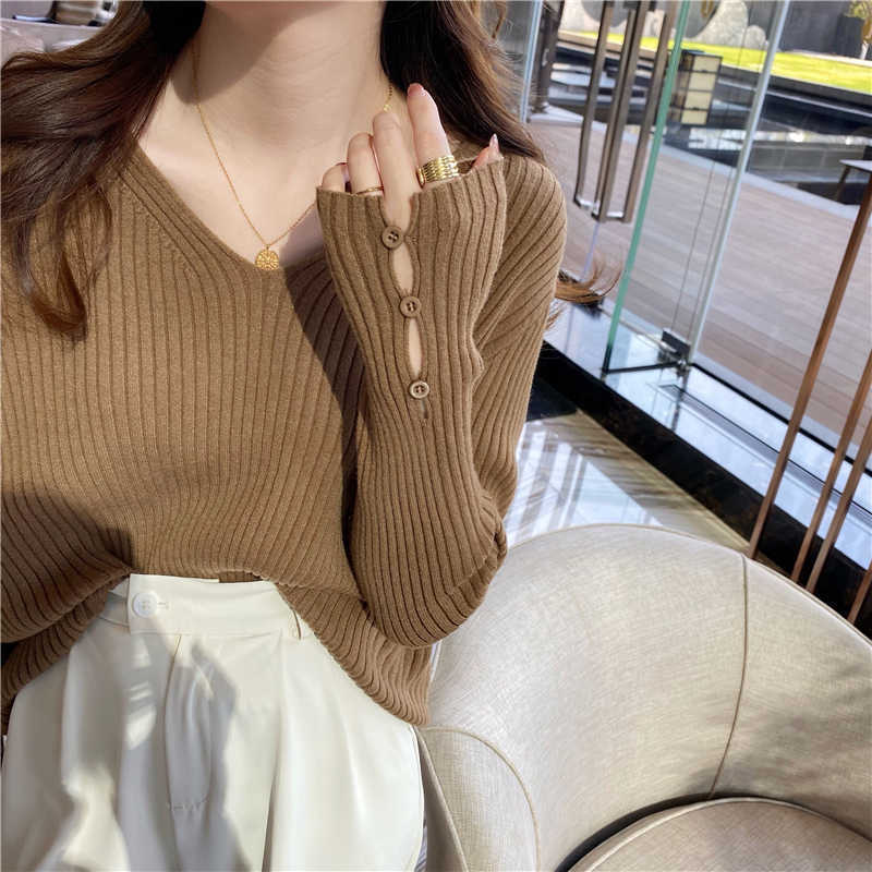 V-neck Knitted Bottoming Shirt Women's New Design Sense Niche Autumn and Winter Interior Chic Top White Average Size