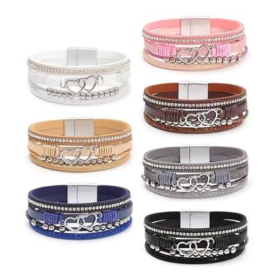 Mehrlagiges Lederarmband für Damen Herz-Accessoires Stilvoller Damenhandschmuck Geschenk