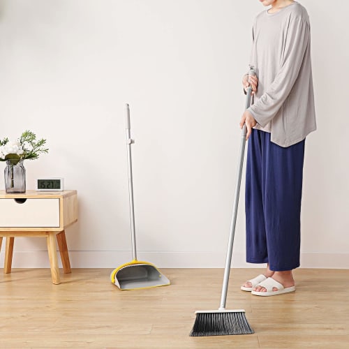 Clean Home Broom and Dustpan Set, Upright Cleaning Set, Polyethylene Terephthalate, Indoor/Outdoor, Compact Storage, 132cm Adjustable Height, with Kno
