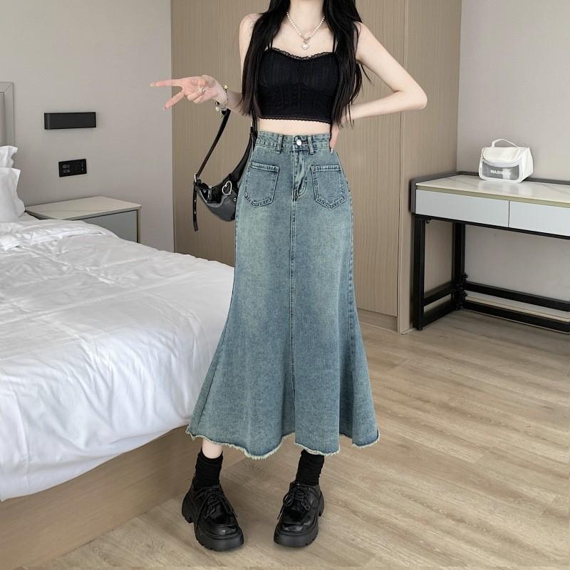 Весенне-осенняя женская юбка с необработанными краями — фото 6